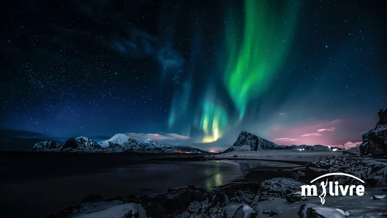 Fotografia mostrando aurora boreal