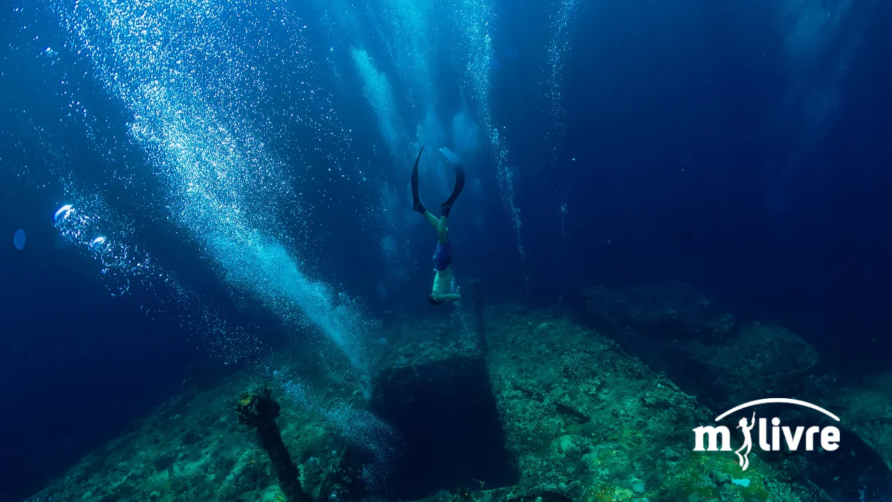 foto - Descendo fundo em apneia - mergulho livre - free diving - appneia