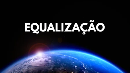 Capa manobra de equalização no mergulho livre e pesca subaquática
